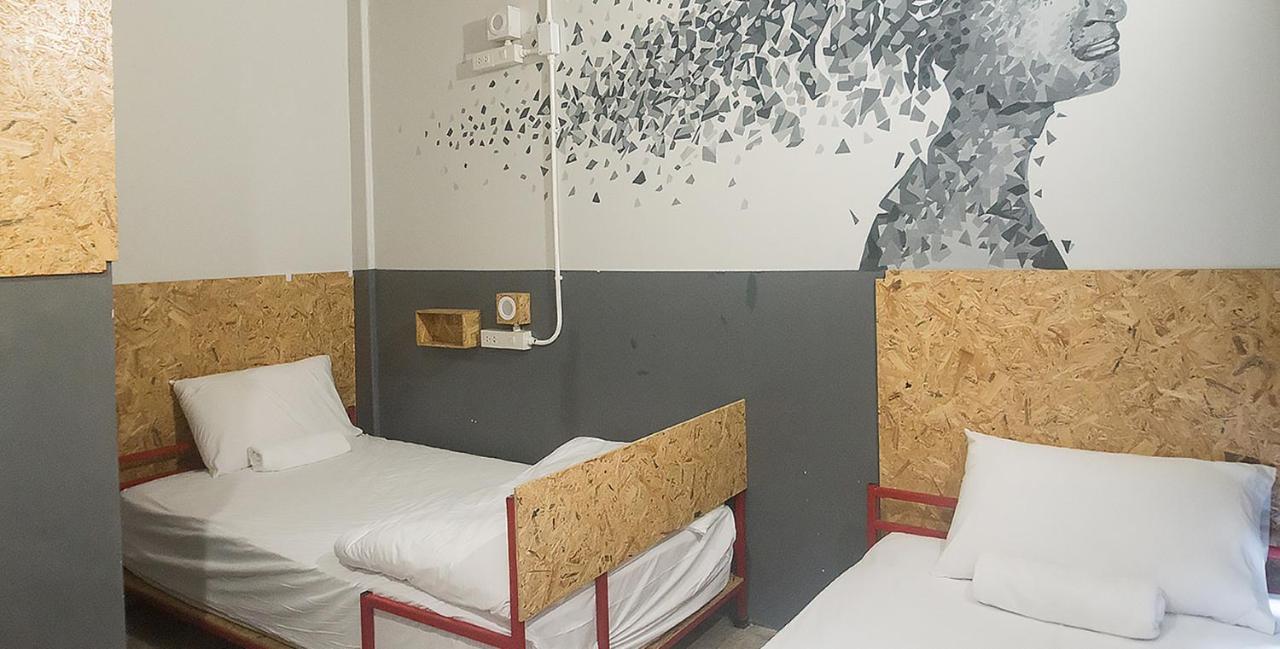 BED Hostel Phuket Exterior foto